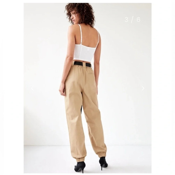 TNA Tawny
Cargo Pant,
Size Small. Black colored utility style cargos. Streetwear - Picture 8 of 16